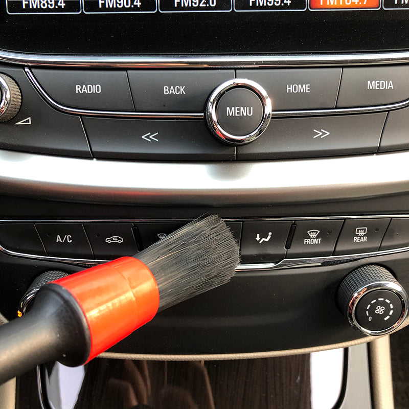 Five-piece slit brush