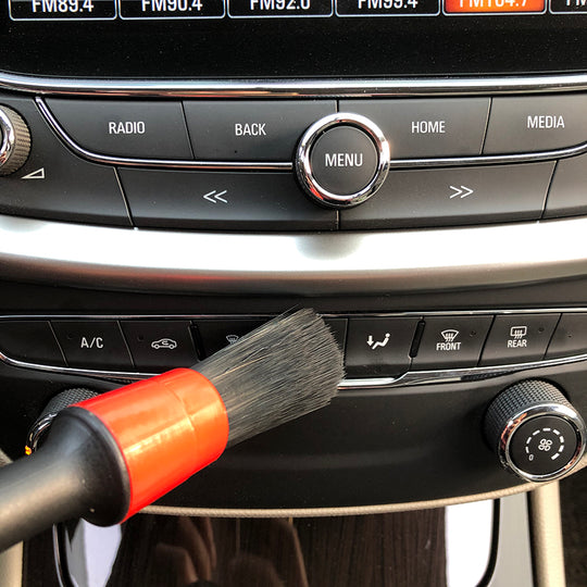 Five-piece slit brush