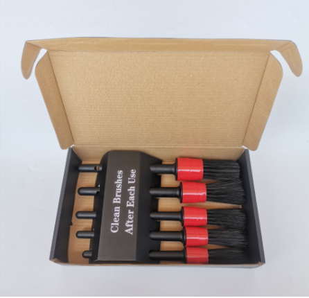 Five-piece slit brush
