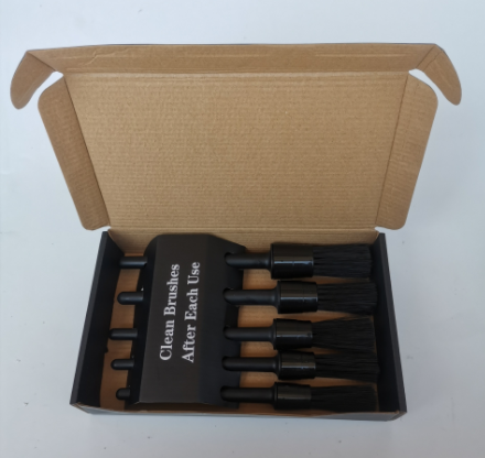 Five-piece slit brush